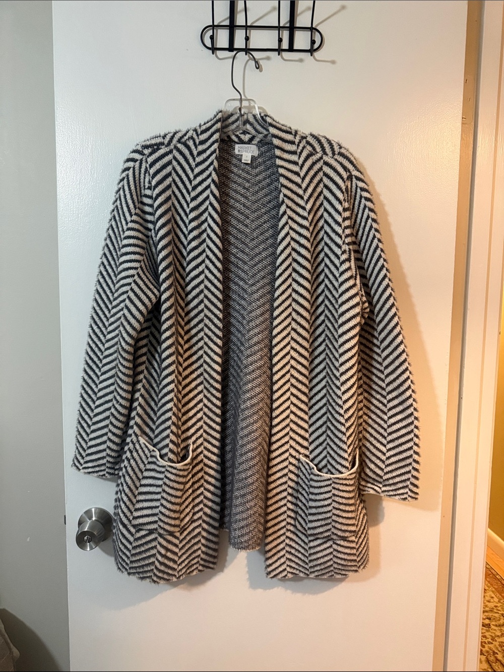 Market & Spruce gray & white Chevron Open-Front sweater jacket
